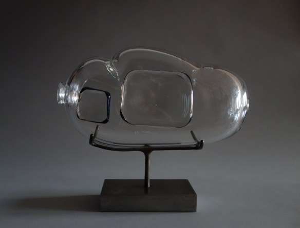 Pilchuck Passenger Cloud 2013 21cm x 20cm x 12cm Blown glass, steel Photo: Kait Rhoads
